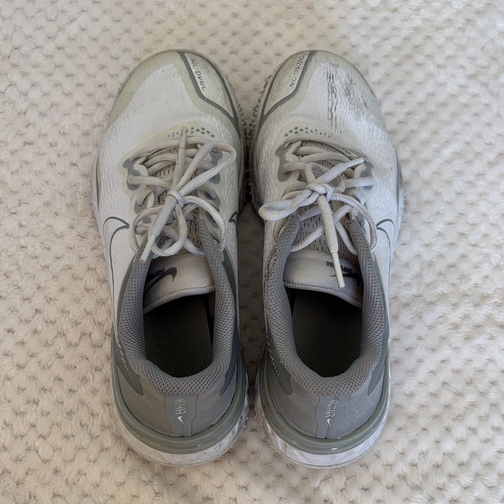 Nike White and Gray Lightweight Running Shoes